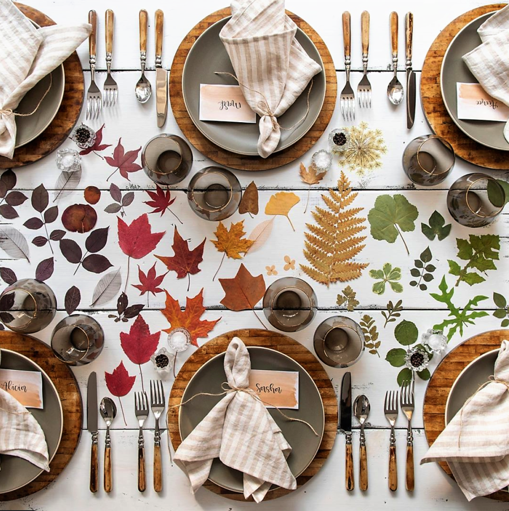 Casa de Perrin Fall Table