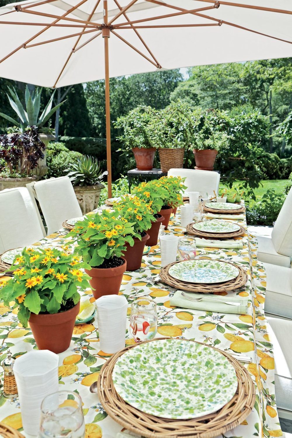 Charlotte Moss Spring Tablescape
